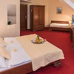 Hejtmansky Dvur 4* Slaný